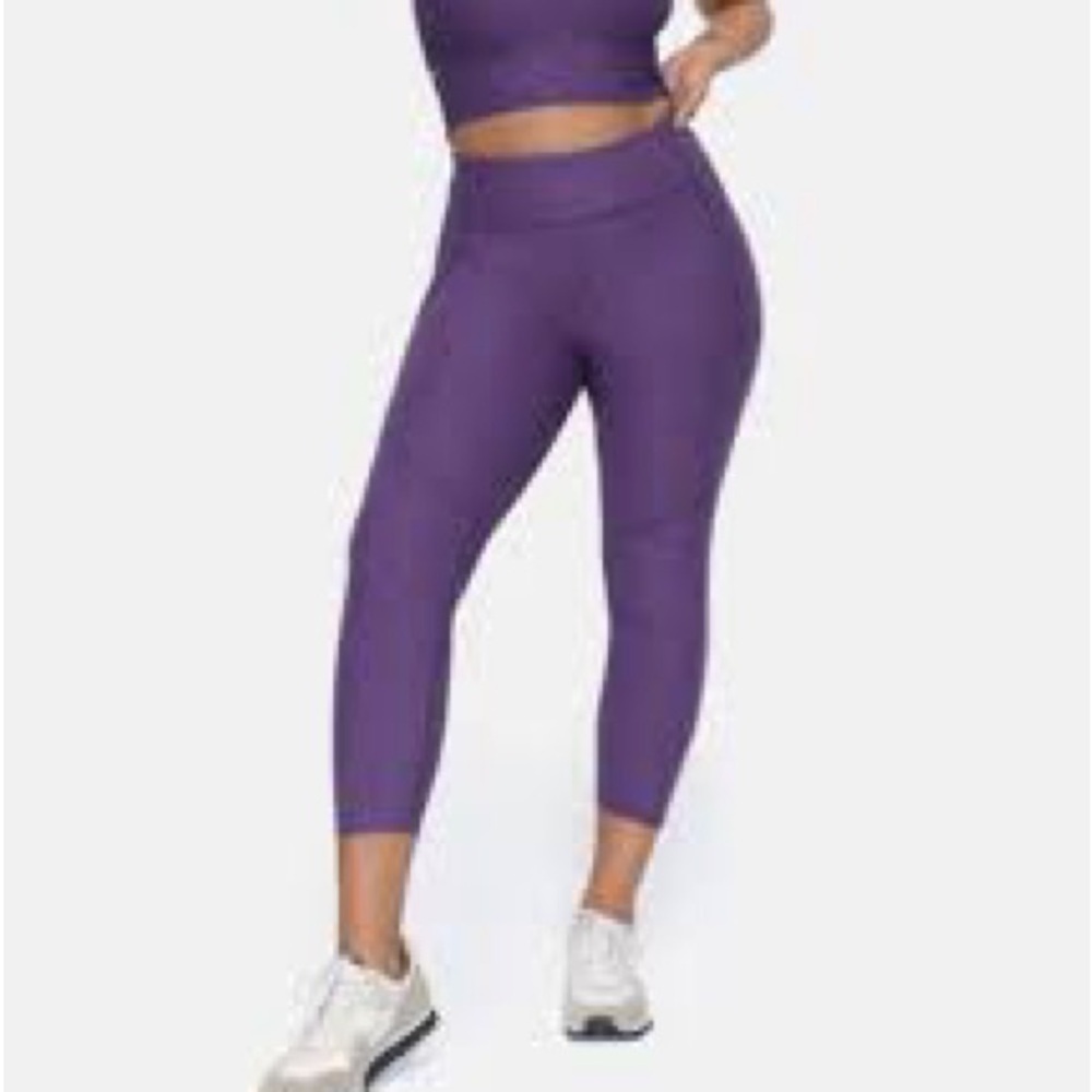 Outdoor Voices purple Warmup cropped leggings, size medium.